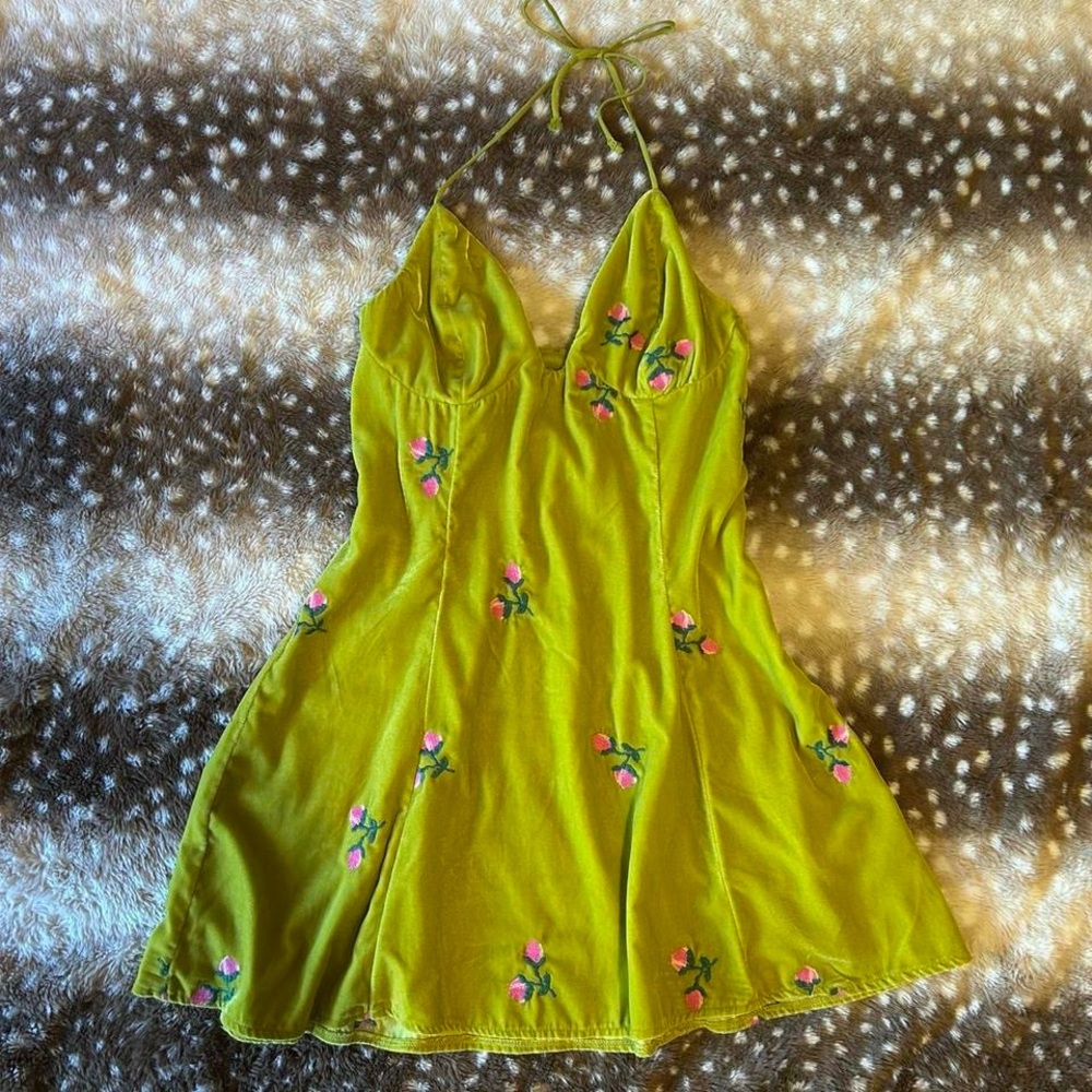 Chartreuse Embroidered Floral Velvet dress size M